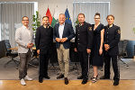 NAbg. Reinhold Maier, Günter Reinprecht, Vorsitzender-Stellvertreter der Justizwachegewerkschaft Landesleitung Steiermark (FSG), LH Mario Kunasek, Stefan Jud, Vorsitzender Justizwachegewerkschaft Landesleitung Steiermark (FSG), NAbg. Bgm. Nicole Sunitsch und Roman Söllner, Bundesvorsitzender Sektion Justizwache (AUF) beim Justizwache-Gipfel in der Grazer Burg. (V. l.) © Land Steiermark/Magdalena Roschitz; Verwendung bei Quellenangabe honorarfrei