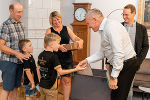 Landeshauptmann Mario Kunasek empfing Matteo Koch gemeinsam mit seiner Familie in seinem Büro.  © Foto: Land Steiermark/Binder; bei Quellenangabe honorarfrei