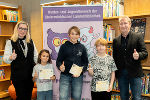 LB-Referentin Evelyn Wagner, Ronja Koraimann, Matteo Steindl, Ferdinand Tonsern und LB-Bereichsleiter Markus Kostajnsek (v.l.) © Foto: Land Steiermark/Binder; bei Quellenangabe honorarfrei
