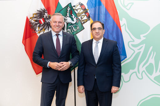 Landeshauptmann Mario Kunasek begrüßte Botschafter  Andranik Hovhannisyan in der Grazer Burg. © Land Steiermark/Melanie Laimer; Verwendung bei Quellenangabe honorarfrei