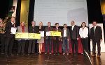 LR Manfred Wegscheider mit den erfolgreichen Preisträgern, Foto bei Quellenangabe honorarfrei