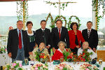 Bgm. Erwin Dissauer (Veitsch), Heimleiterin Franziska Köck, Bgm. Reinhard Reisinger (Spital am Semmering), Landeshauptmann Mag. Franz Voves, Bezirkshauptfrau Dr. Gabriele Budiman und Bgm. Christian Sander (Kindberg) mit den Jubilarinnen Ida Kornberger aus der Veitsch, Emma Ebner aus Spital und Zäzilia Grätzhofer aus Kindberg.