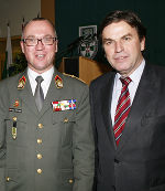 Militärkommandant Zöllner mit LH Voves beim Neujahrsempfang in der Gablenzkaserne