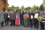 v.l.n.r.: LR Seitinger, BGM Weber, Ernst Walchhütter (TK Oberaich), OBI Günter Hödl, LH-Stv. Siegfried Schrittwieser, Vertreter der TK Oberaich, LH Voves, Marlen Lang, Musikschuldirektor Johann Kügerl, HBI Rachwalik, Abg. Bachmeier-Geltewa.