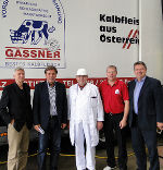 v.l.: Bgm. Helmut Kienreich, LH Voves, Franz Gassner sen. und Junior sowie NAbg. Christian Faul besuchten gemeinsam die Firma Gassner in Weiz