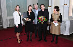 LR Bettina Vollath, Arch. Irene Kristiner , Arch. Hans Gangoly, Gertrude Celedin (mit dem Bauherrn). © Foto Strobl