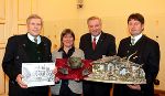 Alois Volgger („Licht im Leben, Burgruine Krems),  Susanne Niebler (Museum Großklein), LH-Stv. Schützenhöfer und Gerald Gerhardter (Krippenverein).  © Foto: gepa 