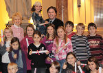 Landeshauptmann Franz Voves gratulierte den "Mini-Akademikern" von der Volksschule Gössendorf © Fotos: Landespressedienst; bei Quellenangabe honorarfrei