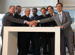 Matthias Koch, Franz Seiser, Jörn F. Sens, Wolfgang Hesoun, Volker Kefer, Franz Voves und Siegfried Nagl (v. l.) bei der Eröffnung der Radsatzmontage im Siemens-Werk in Graz