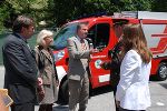 LH Franz Voves (l.), LR Kristina Edlinger-Ploder (2.v.l.) bei der Schlüsselübergabe an ABI Ernst Ulz (2.v.r.) © BFV Graz; bei Quellenangabe honorarfrei