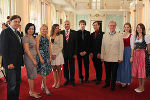 LH Franz Voves, Elisabeth Meixner, LR Elisabeth Grossmann, Anna Kohlmaier, Wolfgang Erlitz und Franz Majcen gratulierten den ausgezeichneten Maturanten (v. l.) © Foto: Landespressedienst/Schüttbacher; bei Quellenangabe honorarfrei