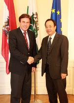 Landeshauptmann Franz Voves begrüßte den vietnamesischen Botschafter Thiep Nguyen in der Grazer Burg.