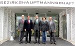 Landesamtsdirektor Helmut Hirt, LH Franz Voves, Bezirkshauptmann Rüdiger Taus, A2-Leiterin Christine Klug und LIG-Geschäftsführer Werner Erhart-Schippek eröffneten gemeinsam die generalsanierte BH Weiz.