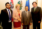 Botschaftssekretär Nawodh Hennayake, Honorarkonsulin Edith Hornig, LH Franz Voves und Botschafter Aliyar Lebbe Abdul Azeez (v. l.)