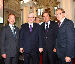 KÖHK-Präsident Markus Mair, der kroatische Präsident Ivo Josipovic, LH Franz Voves und LR Christian Buchmann beim Festakt in der Aula der Alten Universität