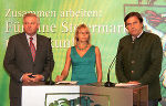 LH-Vize Schützenhöfer, BM Karl und LH Voves (v.l.) bei der Pressekonferenz