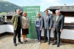 IV-Chef Jochen Pildner-Steinburg, Christa Neuper, Rektorin der KF-Uni Graz, LR Kristina Edlinger-Ploder, LH Franz Voves und LH-Stv. Hermann Schützenhöfer präsentierten in Alpbach gemeinsam die erfolgreiche Zusammenarbeit (v.l.) © Foto: Markus Prantl; bei Quellenangabe honorarfrei