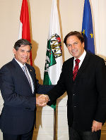 Der kolumbianische Botschafter Freddy José Padilla de León und LH Franz Voves