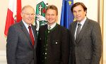 LH Franz Voves und LK-Präsident Gerhard Wlodkowski gratulierten dem neuen Vizepräsidenten Franz Titschenbacher (Mitte)