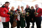 LH Voves und Gattin Ingrid, BP Fischer, Blumenkönigin Lena I., LH-Vize Schützenhöfer und Gattin Marianne sowie Landtagspräsident Majcen (v.l.) © steiermark.at (GEPA Pictures/Scheriau); bei Quellenangabe honorarfrei