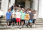 Die Schüler der 1a der Sportmittelschule Feldbach statteten LH Franz Voves gemeinsam mit ihren Lehrerinnen Heidi Fruhwirth und Gabriele Unger einen Besuch in der Grazer Burg ab.