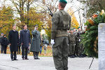 Das feierliche Gedenken am Grazer Zentralfriedhof gehört schon zur Tradition vor Allerheiligen, auch für Bgm. Siegfried Nagl, LH Franz Voves und Militärkommandant Heinz Zöllner. (v.l.)