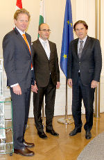LH Franz Voves begrüßte den tschechischen Botschafter Jan Sechter und Honorarkonsul Ägyd Pengg in der Grazer Burg © steiermark.at/Jammernegg; bei Quellenangabe honorarfrei