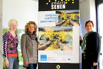Renate Strohmeier (Odilien-Institut), Alexandra Nagl (Leiterin FA Gesellschaft und Diversität) und ZBVP Astrid Kokoschinegg eröffneten gemeinsam die Ausstellung "Anders sehen" im Karmeliterhof.(v.r.)