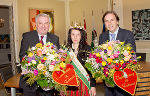 Blumenkönigin Eva I. überbrachte den steirischen Landeshauptleuten Valentinstagsgrüße.  © steiermark.at/Schuster; bei Quellenangabe honorarfrei