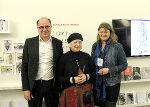 Michael Schilhan, Michaela Mayer-Michnay und Katharina Kocher-Lichem bei der Eröffnung in der Landesbibliothek (v.l.) ©      