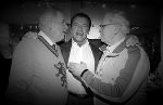 Der "Bürgermeister der Bürgermeister" ist nicht mehr: Hermann Kröll (r.) mit LH Hermann Schützenhöfer und Arnold Schwarzenegger © Bild: Land Steiermark/GEPA; Verwendung bei Quellenangabe honorarfrei