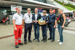 LH Christopher Drexler (3.v.l.) bedankte sich bei den Einsatzkräften und Bezirkshauptfrau Nina Pölzl (r.) © Land Steiermark/Brand Images