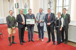 Murau holte in der Kategorie "Stadtgemeinde" den ersten Platz! Gratulationen unter anderem von LH Christopher Drexler (2.v.l.) 
 Wilhelm Gabalier (l.) und LAbg. Klaus Zenz (3.v.r.)