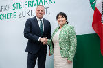 Landeshauptmann Mario Kunasek und Landeshauptmann-Stellvertreterin Manuela Khom anlässlich der Pressekonferenz zum Abschluss der ersten Klausur der neuen steirischen Landesregierung.