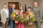 Besuch zum Valentinstag in der Grazer Burg: Mario Marbler, LH Mario Kunasek, Blumenkönigin Lisa II., LH-Stv. Manuela Khom und Ferdinand Lienhart (v.l.).